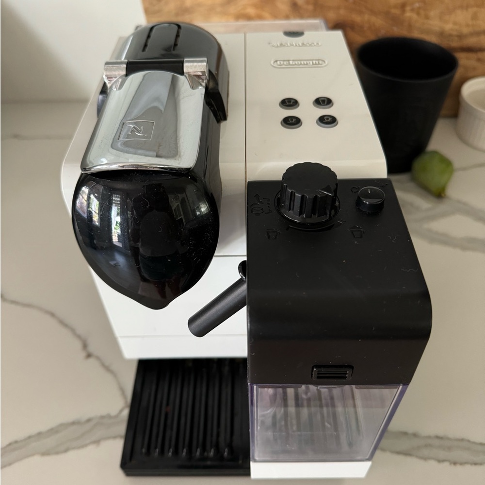 Nespresso Lattisma espresso machine